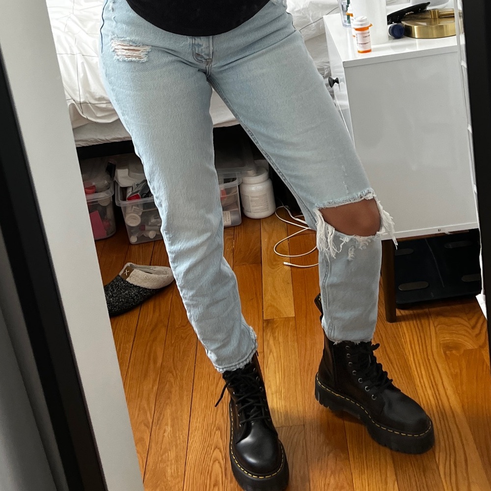 Abercrombie Curve Love High Rise Mom Jeans, LIGHT RIPPED WASH